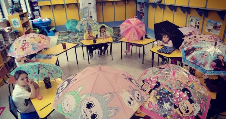 Ploaie funny cu „Ape curate asumate”, de Ziua Internaţionalǎ a Umbrelei